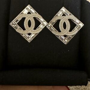 Like New Chanel Earrings
